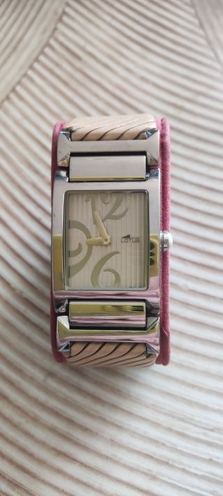 Reloj Lotus Beige y Plateado