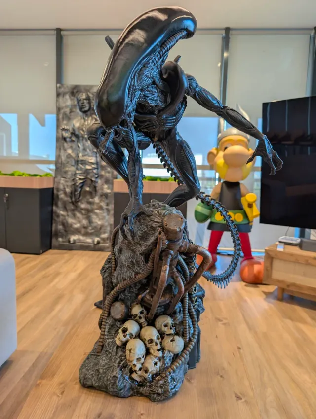 Cine - Resina Alien con base