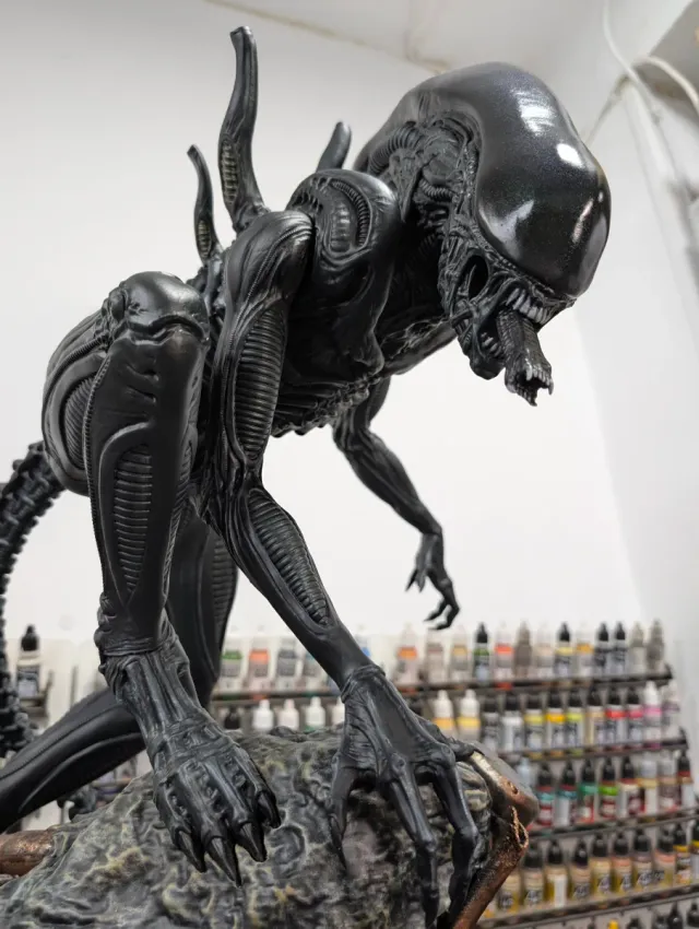 Cine - Resina Alien con base