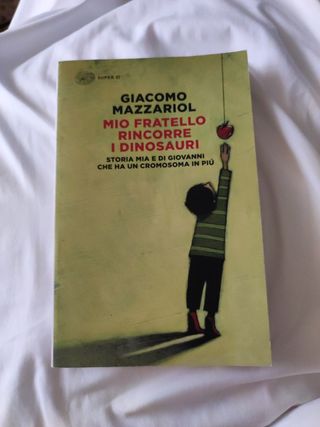 Mio fratello rincorre i dinosauri. Storia mia e...
