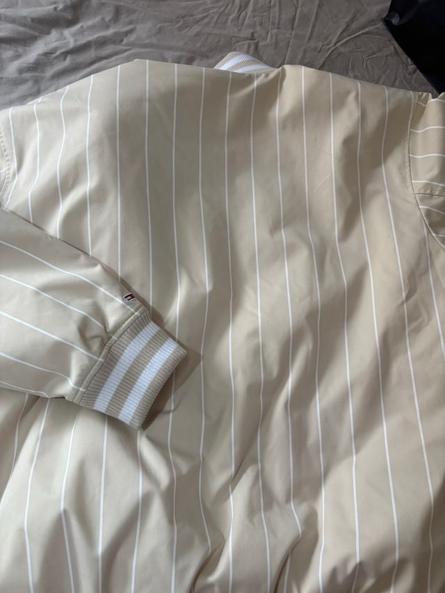 Bomber Tommy Hilfiger XL Rayas Beige