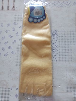 Calcetines amarillos con dedos talla única