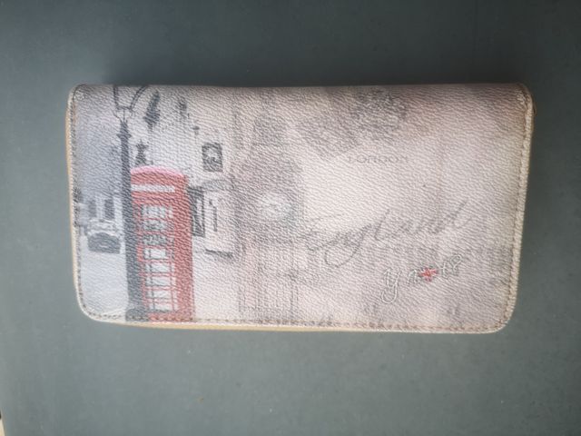 Portafoglio YNOT? multicolore con stampa Londra