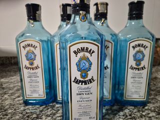 Bottiglie vuote Bombay Sapphire