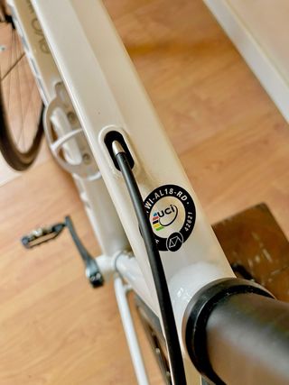 Bicicleta de carretera blanca