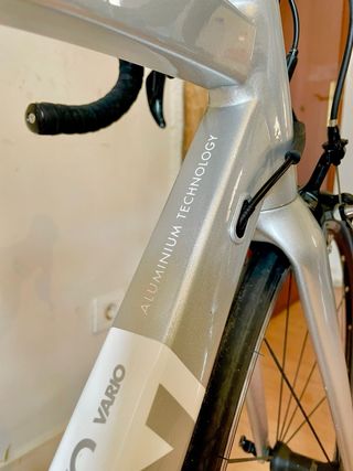 Bicicleta de carretera blanca
