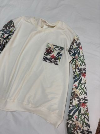 Sudadera con estampado floral