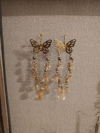 Pendientes largos mariposa dorados