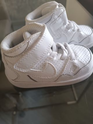 Scarpine neonato Nike e Puma tg. 21