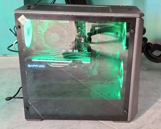 PC Gaming con LED verdi