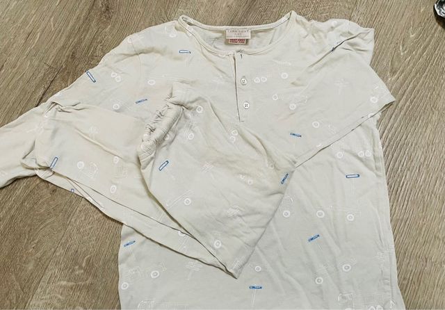 Pijama Zara Niño Talla 3/4 finito de manga larga