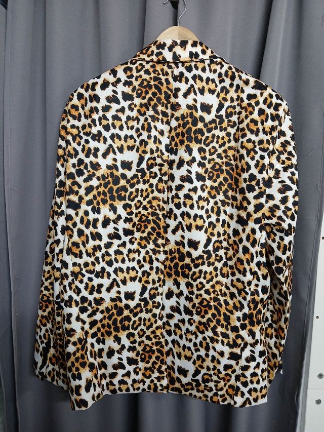 Chaqueta de hombre con estampado de leopardo