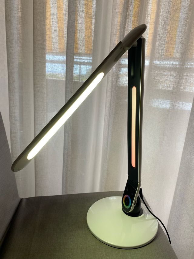 Lámpara de mesa LED RGB