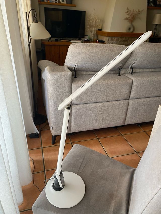 Lámpara de mesa LED RGB