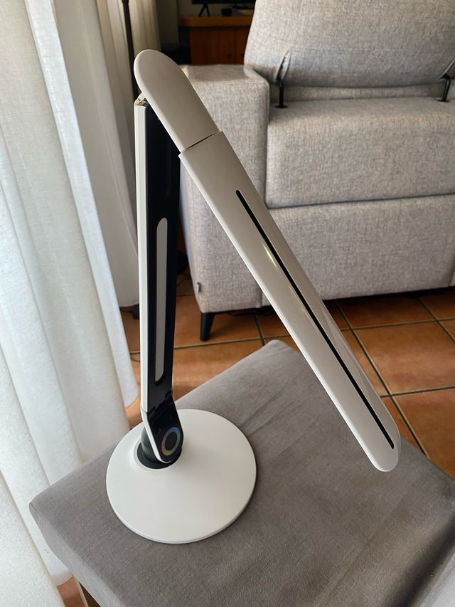 Lámpara de mesa LED RGB