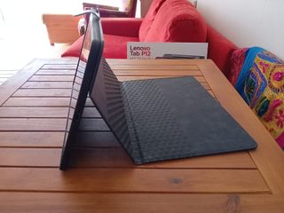 Lenovo Tab P12 con Lápiz Óptico y funda protectora