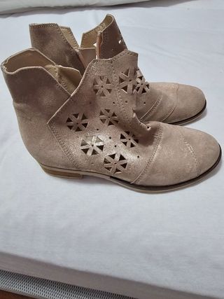 Botines de piel mujer beige y oro