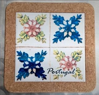 Souvenir del Portogallo in sughero e ceramica
