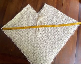 Coprispalle bianco con laccio