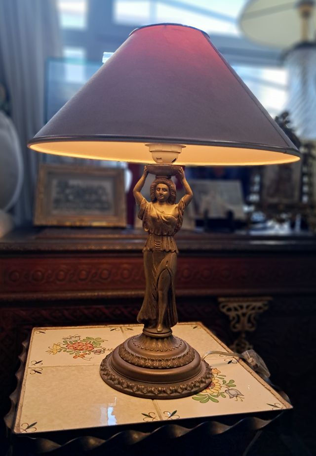 Lámpara sobremesa Bronce Figura Mujer Valencia