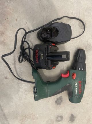 Taladro Bosch PSR 1200 con batería y cargador