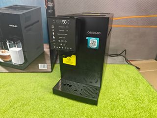 Cecotec Cafetera Superautomática Cremmaet Compactc
