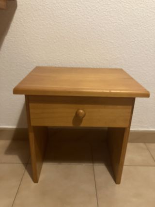 Mesilla de noche de madera