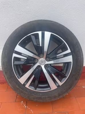 Llanta y neumático Peugeot 5008