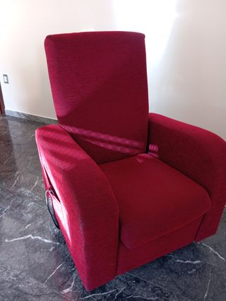 Poltrona Elettrica Rossa in Tessuto