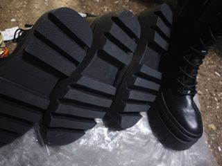 Botines Stradivarius negros acordonados