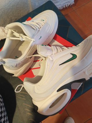 Deportivas Nike Mujer Blancas y Verdes