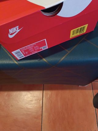Deportivas Nike Mujer Blancas y Verdes