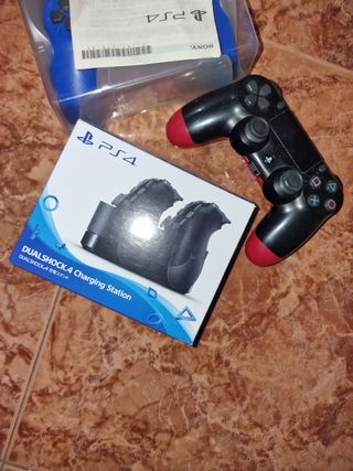 PS4 (PlayStation 4) Negra + 2 Mandos+cargador dual