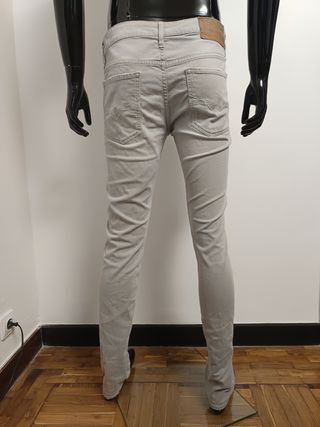 Pantalón vaquero Guess gris