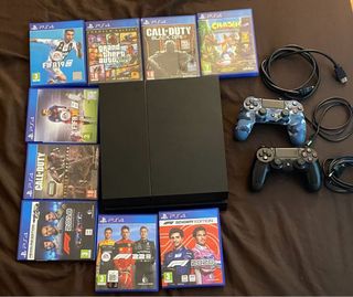 Consola PS4 Negra + 8 Juegos + 2 Mandos