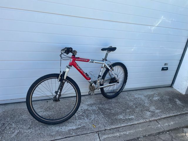 Bicicleta Montaña/Ciudad Roja Qüer Active