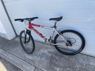 Bicicleta Montaña/Ciudad Roja Qüer Active 