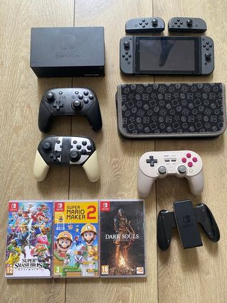 Nintendo Switch + 3 Mandos Pro + 3 Juegos