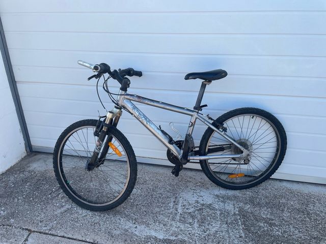 Bicicleta infantil Rockrider gris