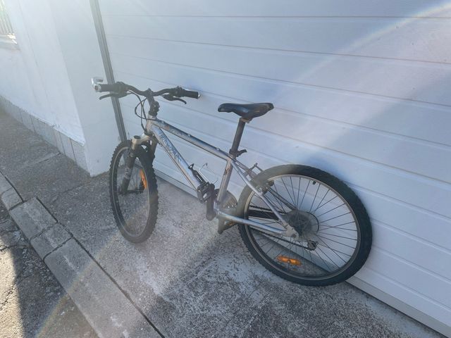 Bicicleta infantil Rockrider gris