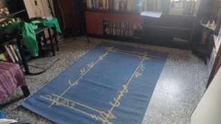 Alfombra azul con detalles dorados 1,90x1,30