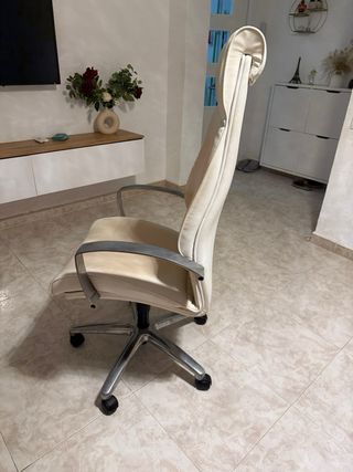 Silla de oficina ergonómica piel y metal