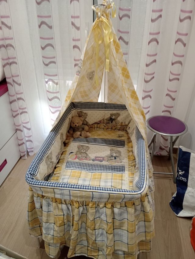 Moisés para bebes con estampado de cuadros 