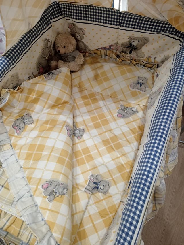 Moisés para bebes con estampado de cuadros 