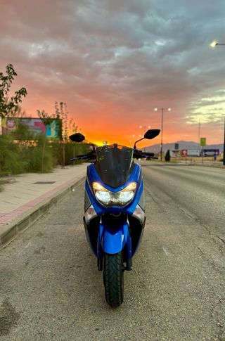 Yamaha Nmax Azul