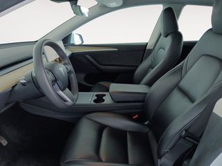 Tesla Model Y RWD