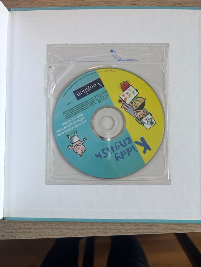 Kiddy English Vaughan Systems libro infantil