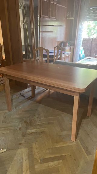 Mesa extensible de madera