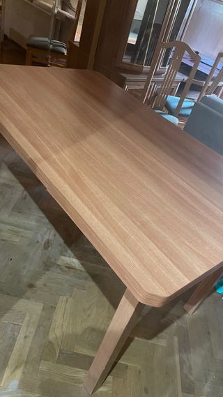 Mesa extensible de madera