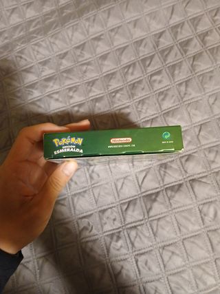 Caja Pokémon Edición Esmeralda GBA